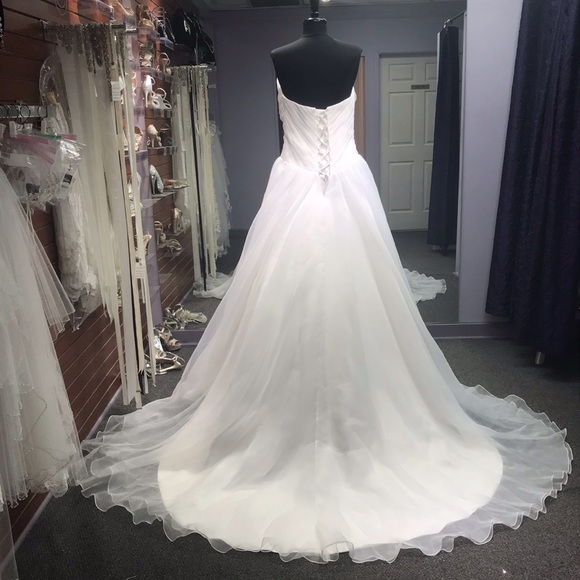 Lia Mia - Style J101 - Size 14 - Ivory - Picture 2 of 4